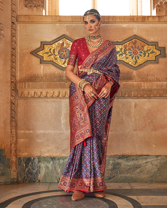 Violet Pure Silk Saree in Jacquard With Unstitched Blouse