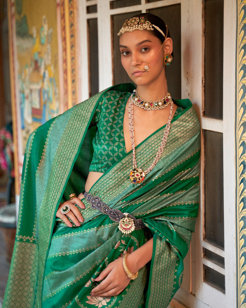 Dark Green Floral Printed Saree With Unstitched Blouse
